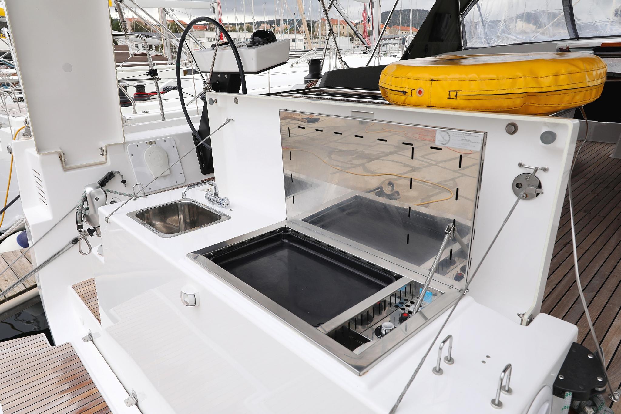 Dufour 470 - 5 cab., picture 34