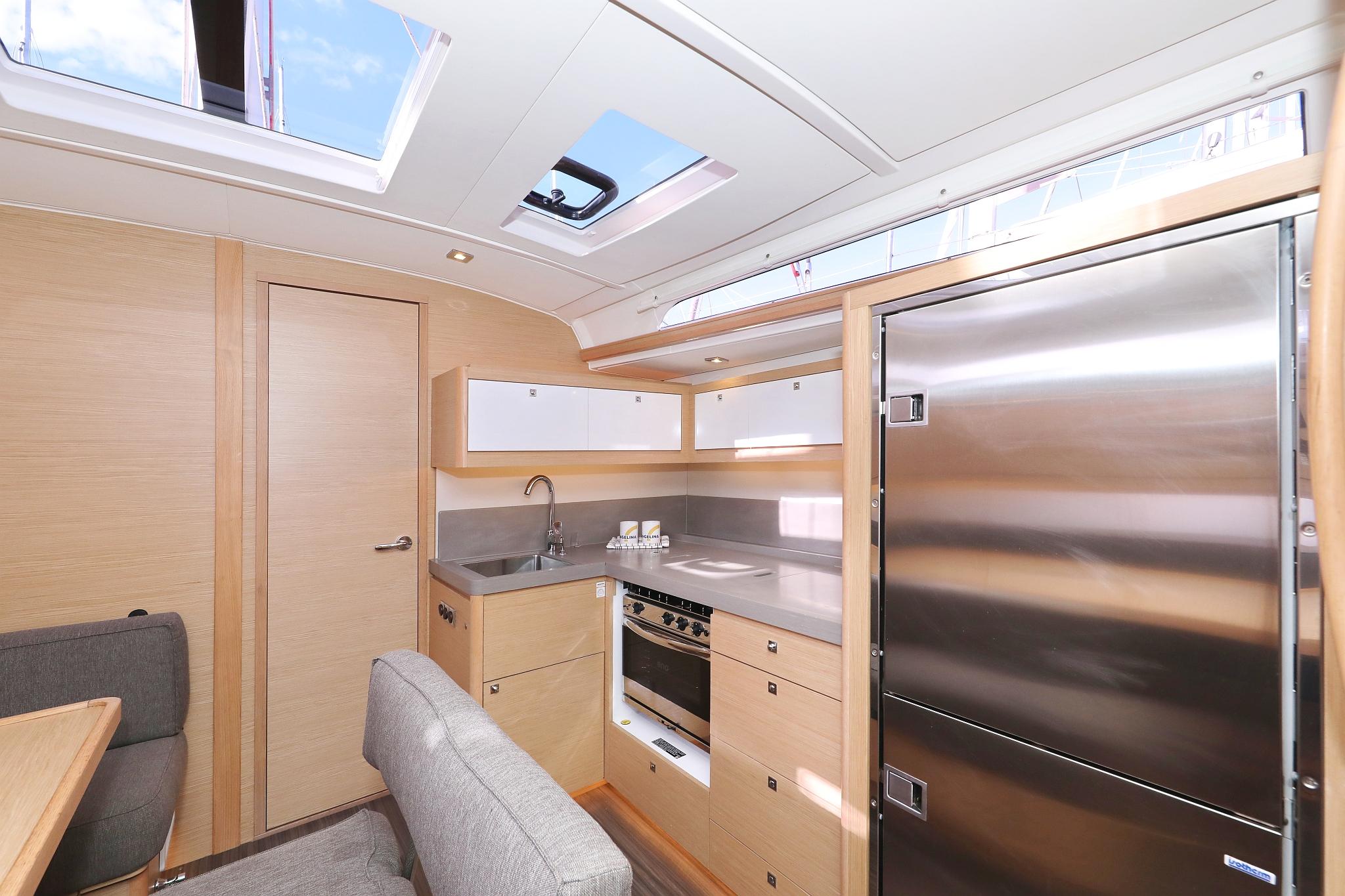 Dufour 470 - 5 cab., picture 20
