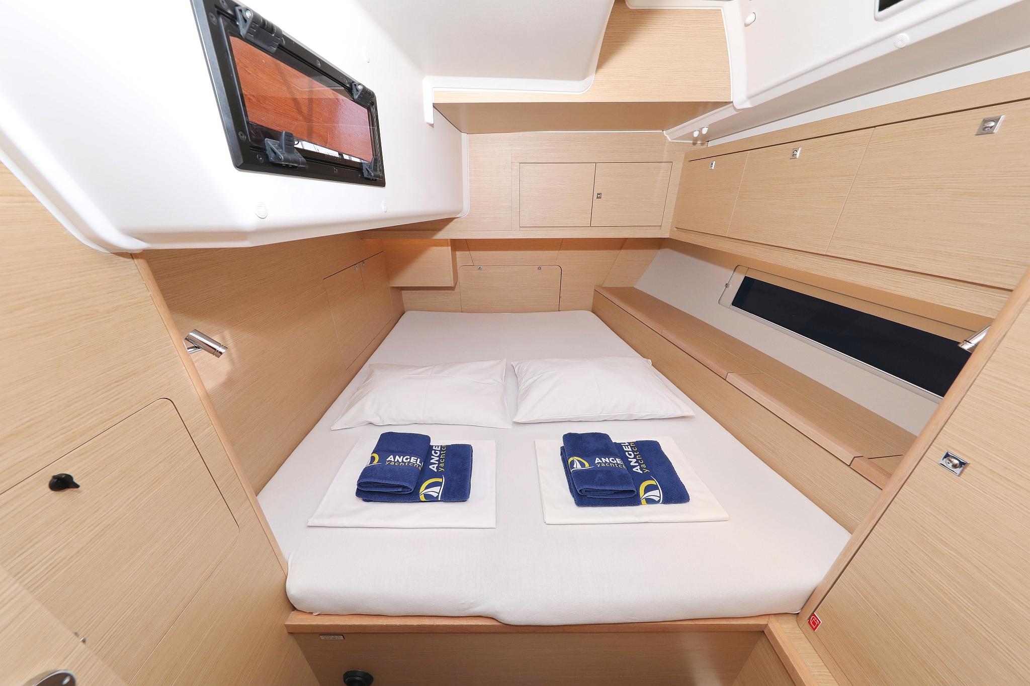 Dufour 470 - 5 cab., picture 25