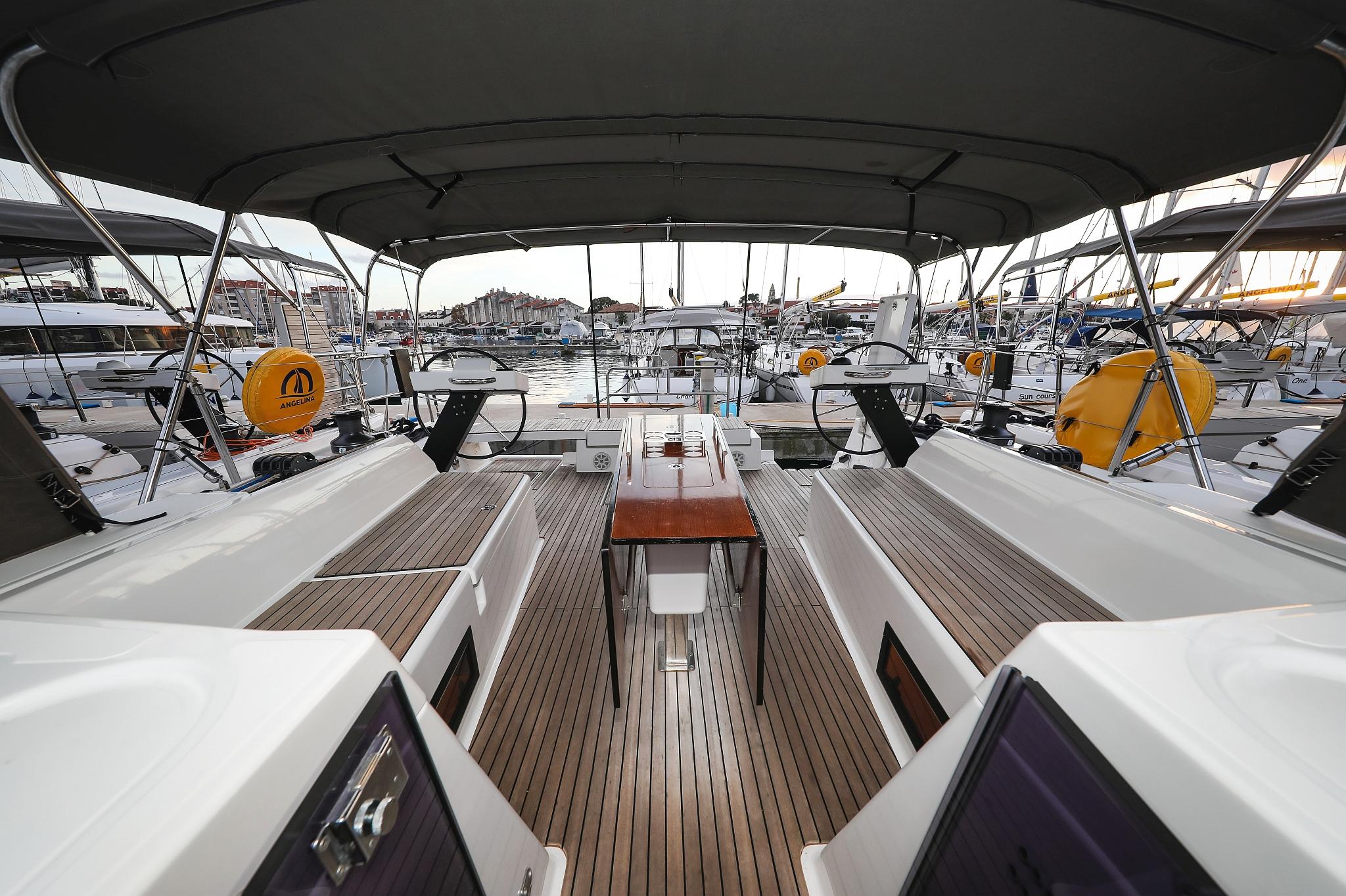 Dufour 470 - 5 cab., picture 10