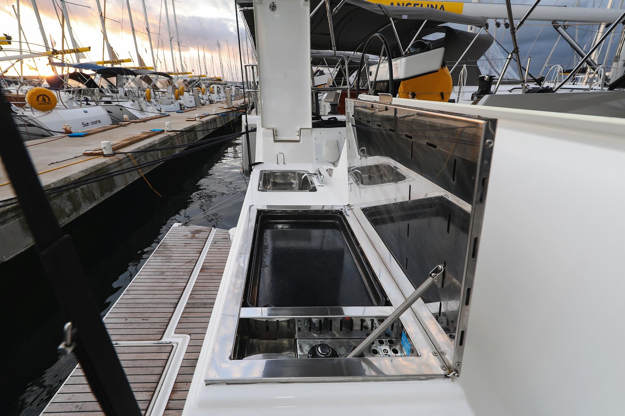 Dufour 470 - 5 cab., picture 48