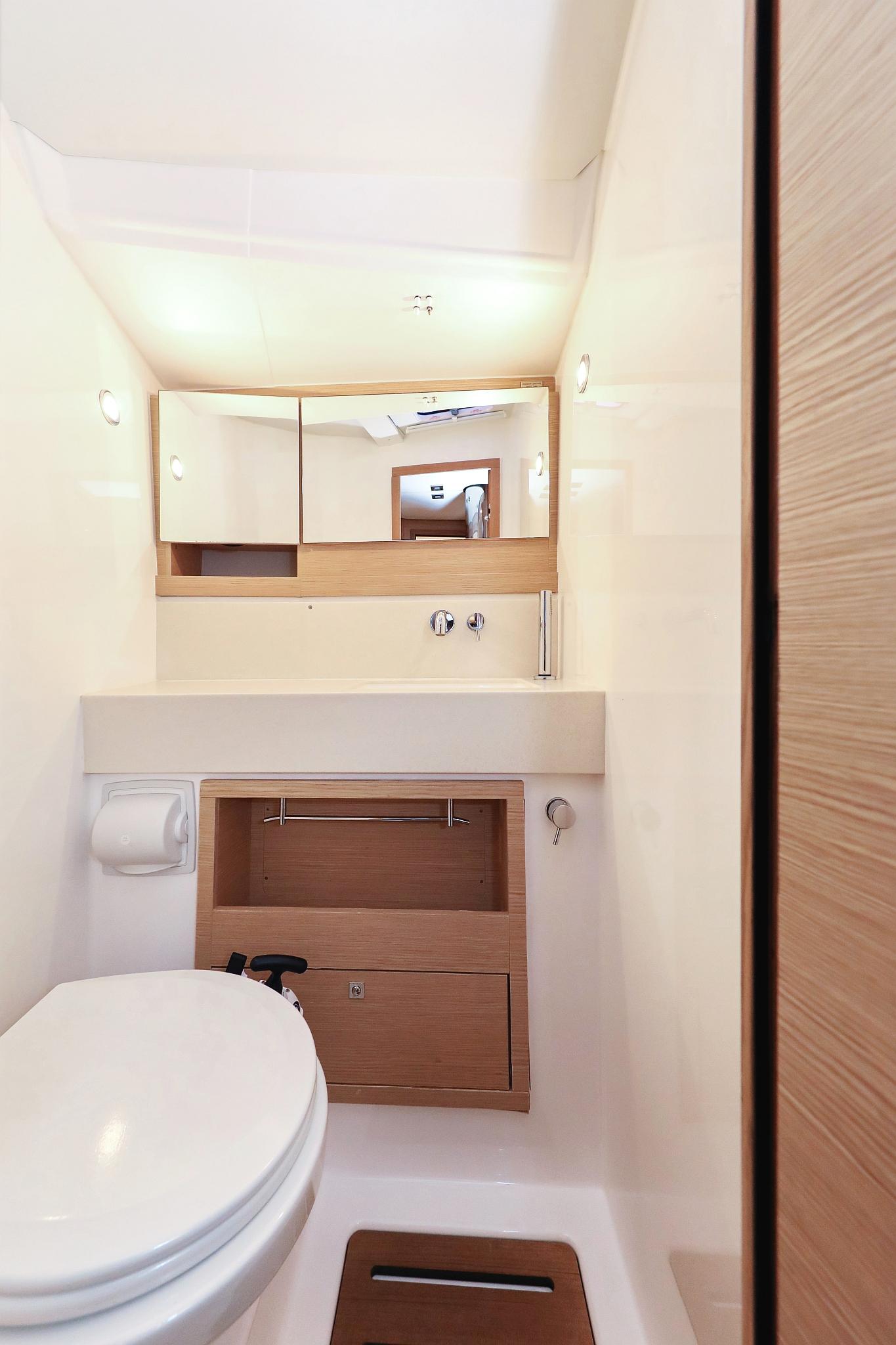 Dufour 470 - 5 cab., picture 34