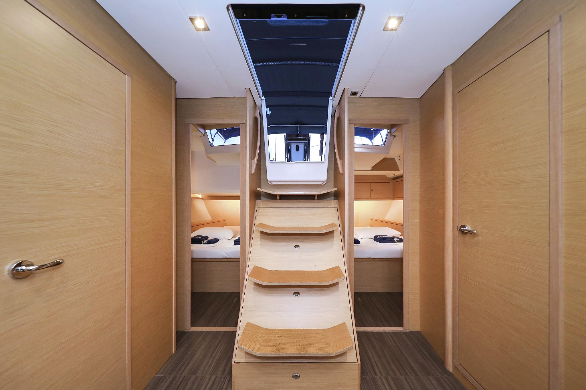 Dufour 470 - 5 cab., picture 22
