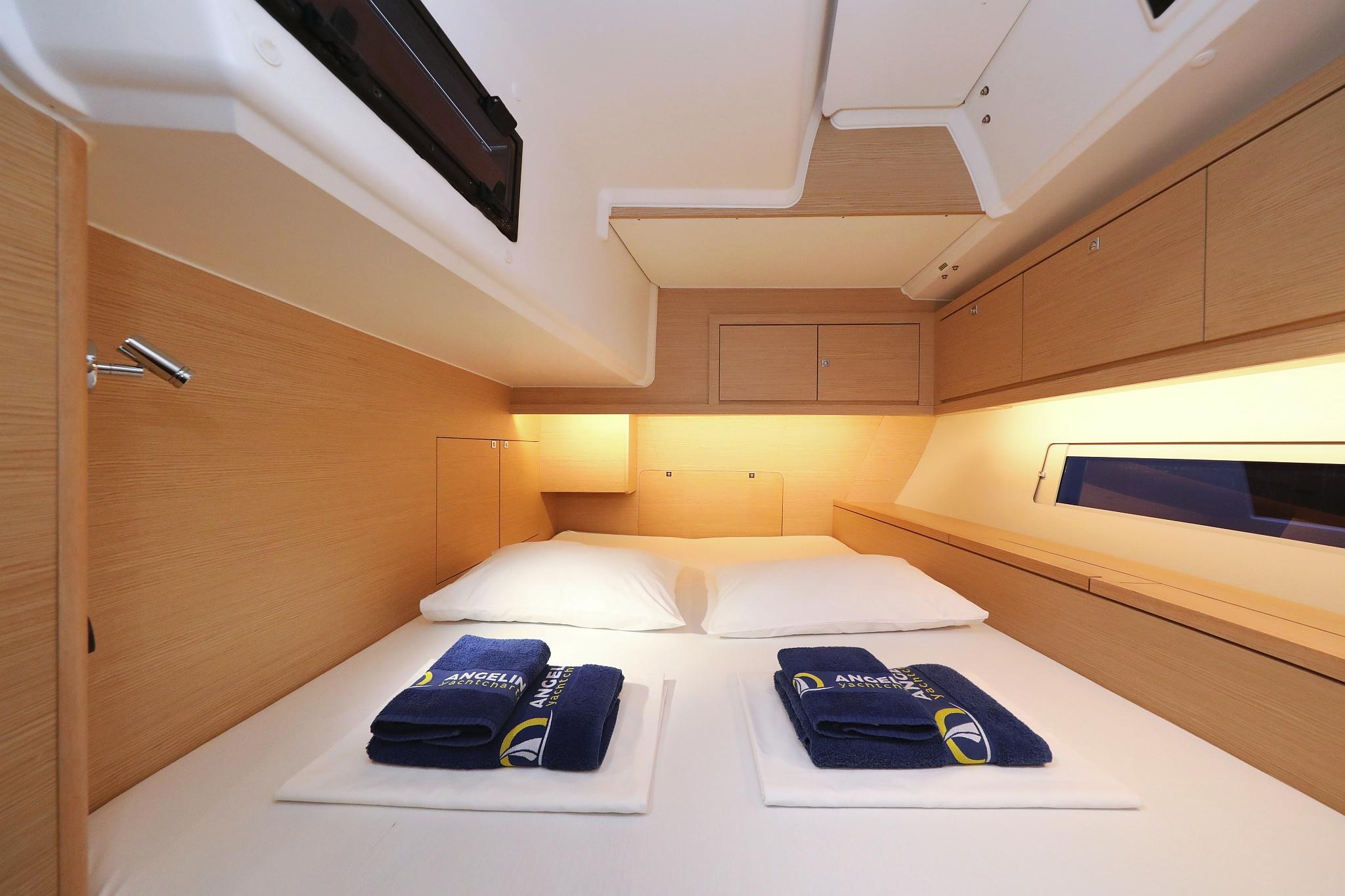 Dufour 470 - 5 cab., picture 26