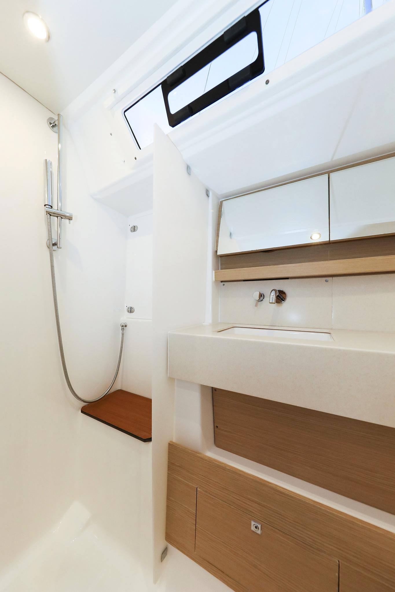 Dufour 470 - 5 cab., picture 39