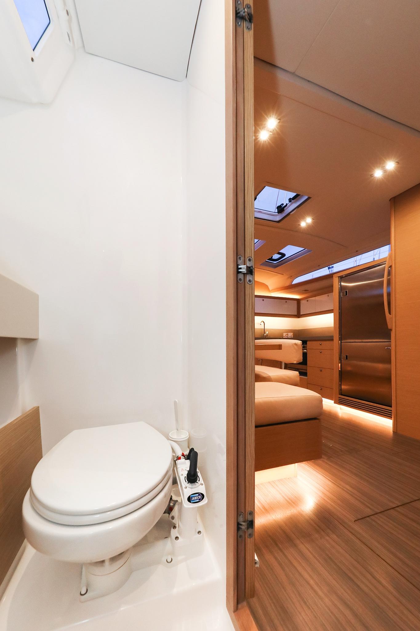 Dufour 470 - 5 cab., picture 42