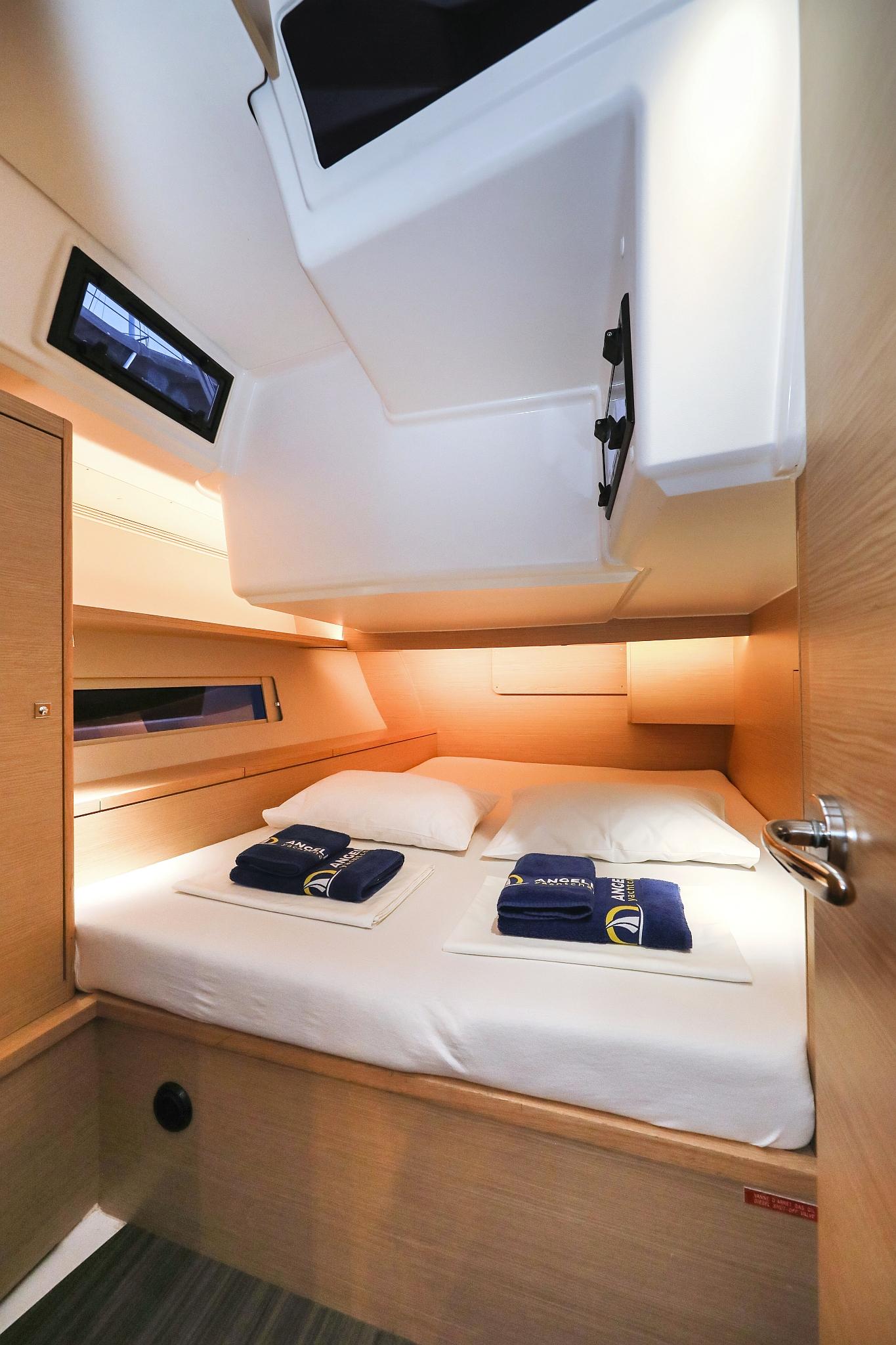 Dufour 470 - 5 cab., picture 23