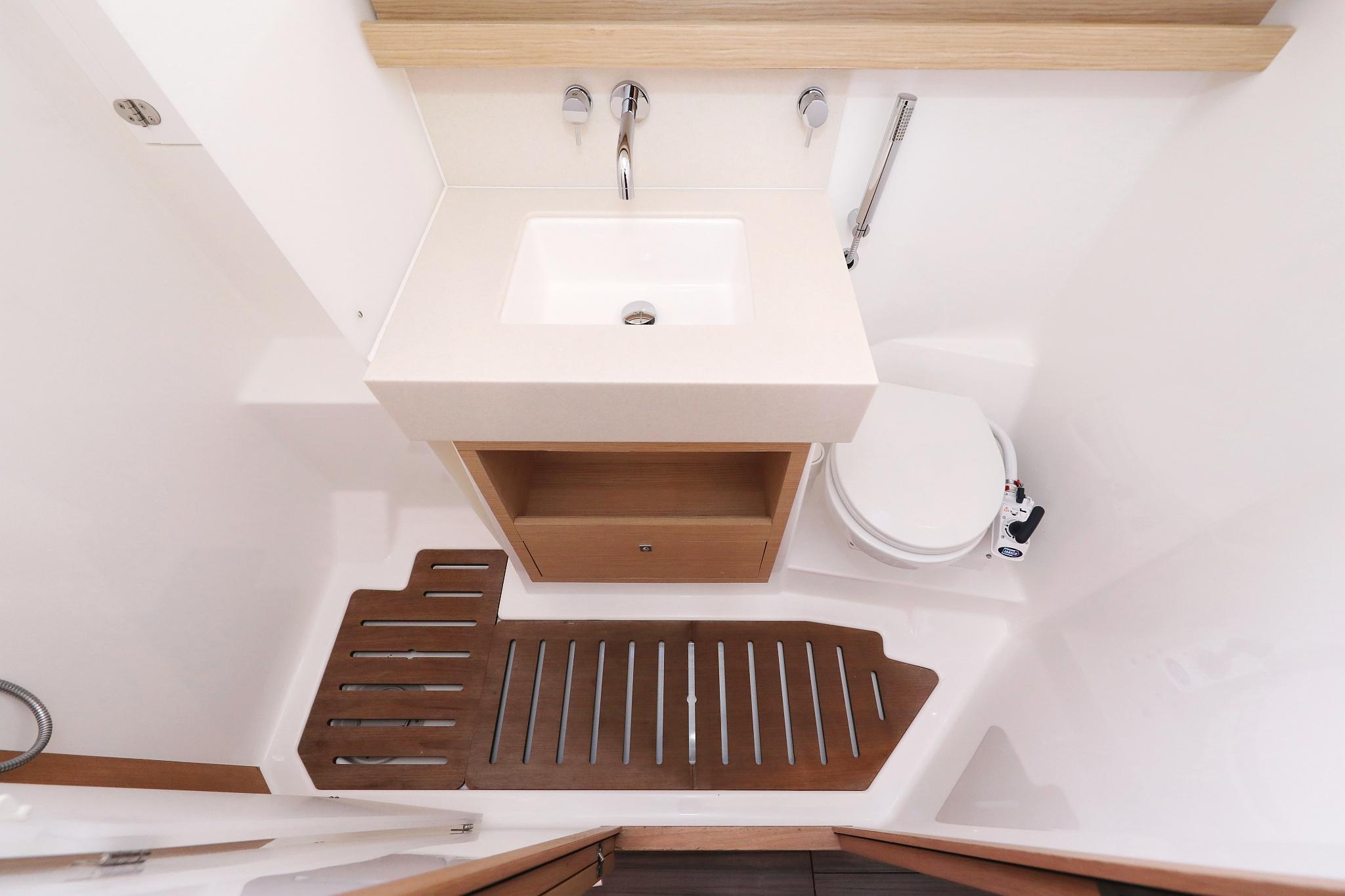 Dufour 470 - 4 cab., picture 39