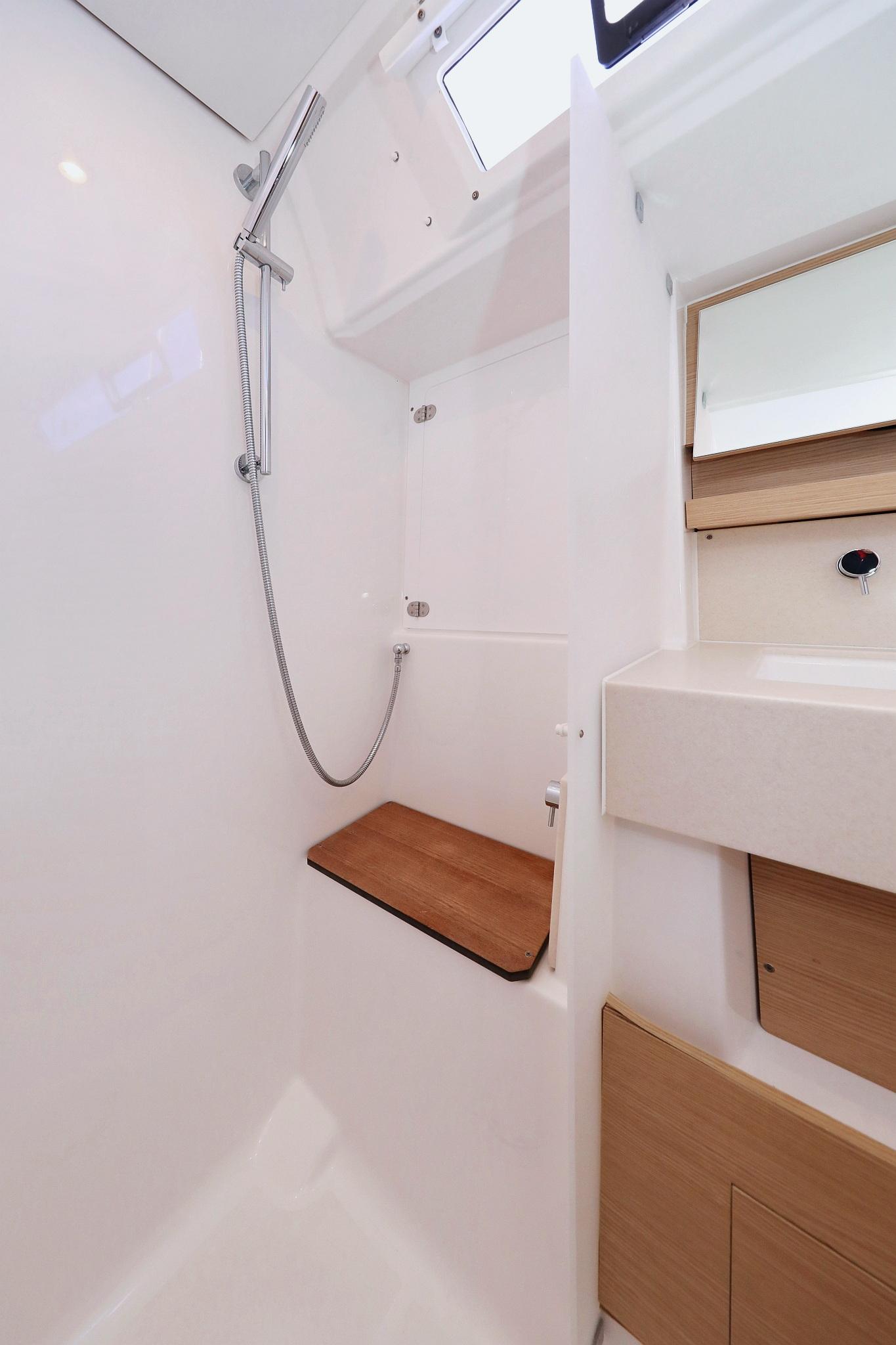 Dufour 470 - 4 cab., picture 38