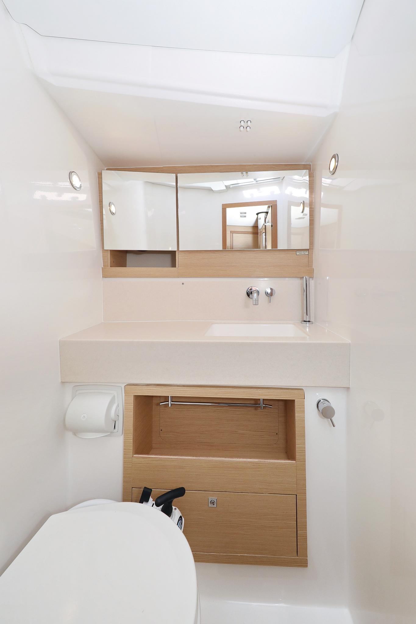 Dufour 470 - 4 cab., picture 35