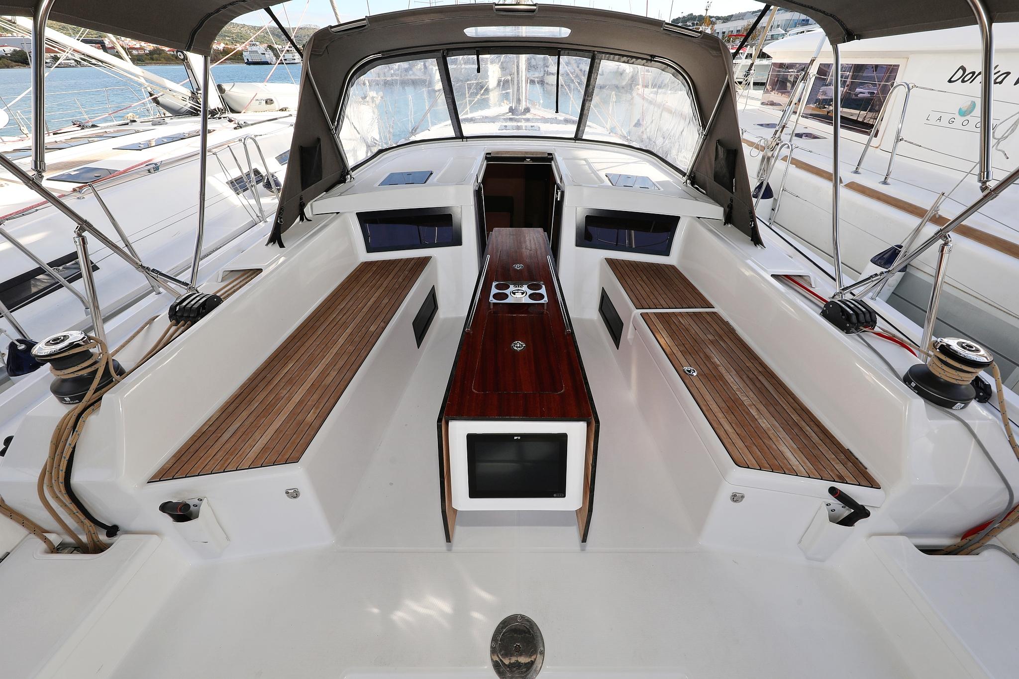 Dufour 470 - 4 cab., picture 6