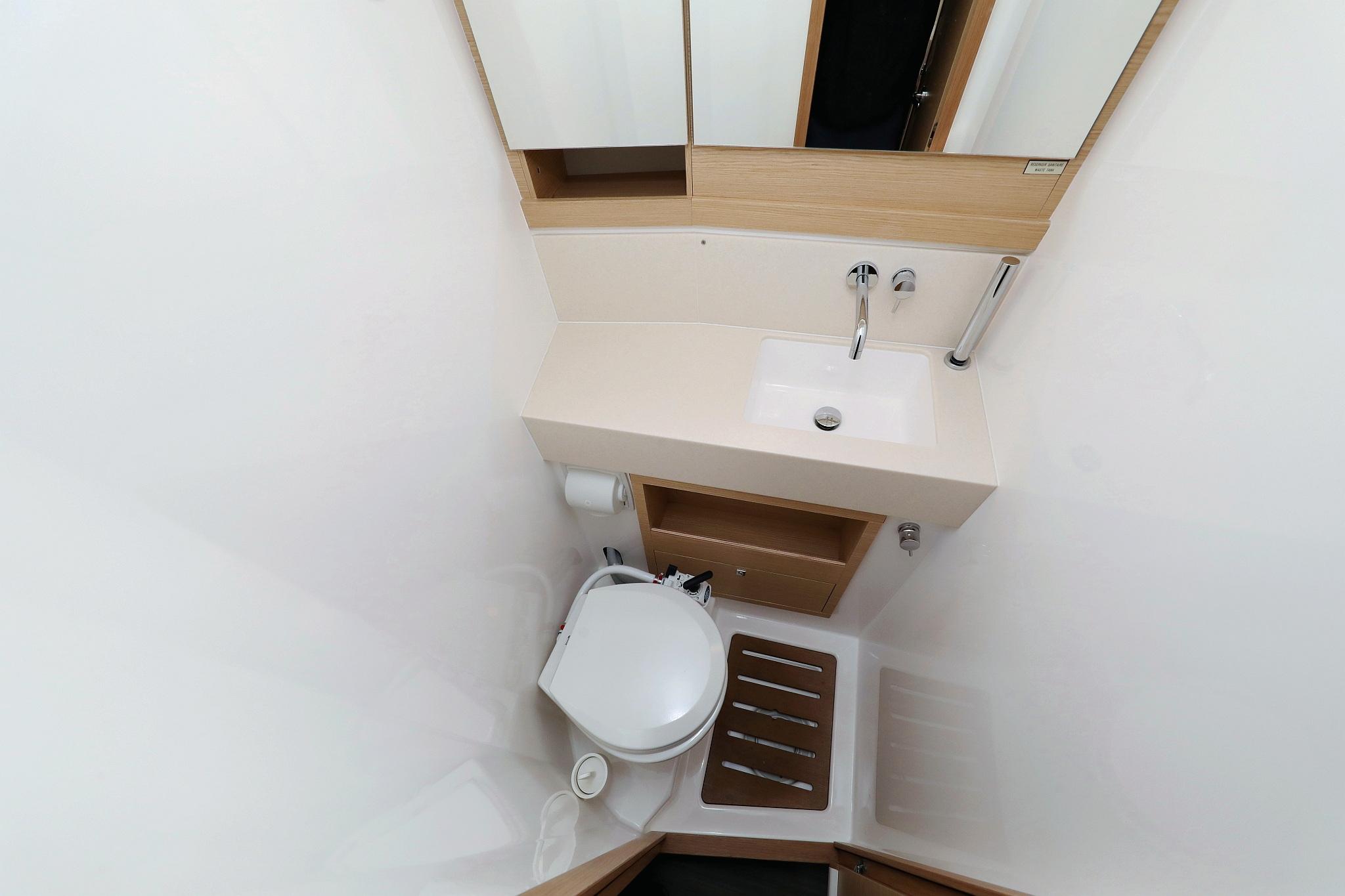 Dufour 470 - 4 cab., picture 36