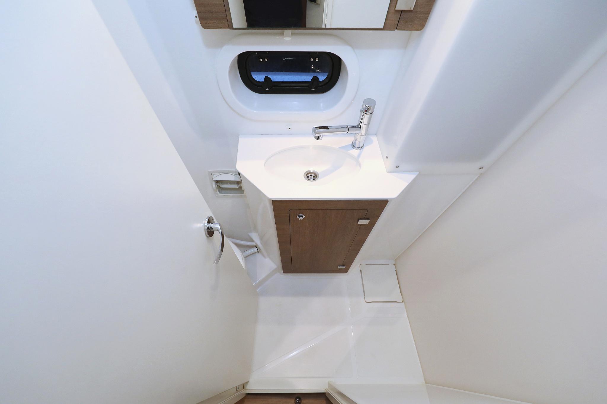 Bali 4.2 - 4 + 1 cab., picture 34