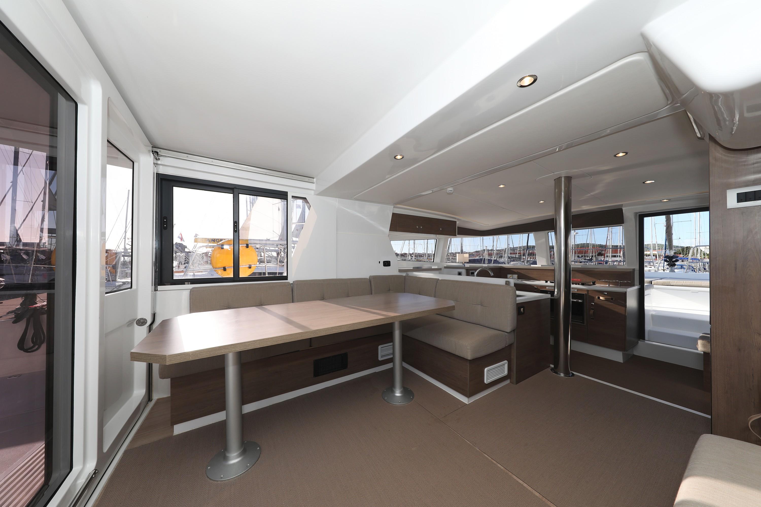 Bali 4.2 - 4 + 1 cab., picture 15