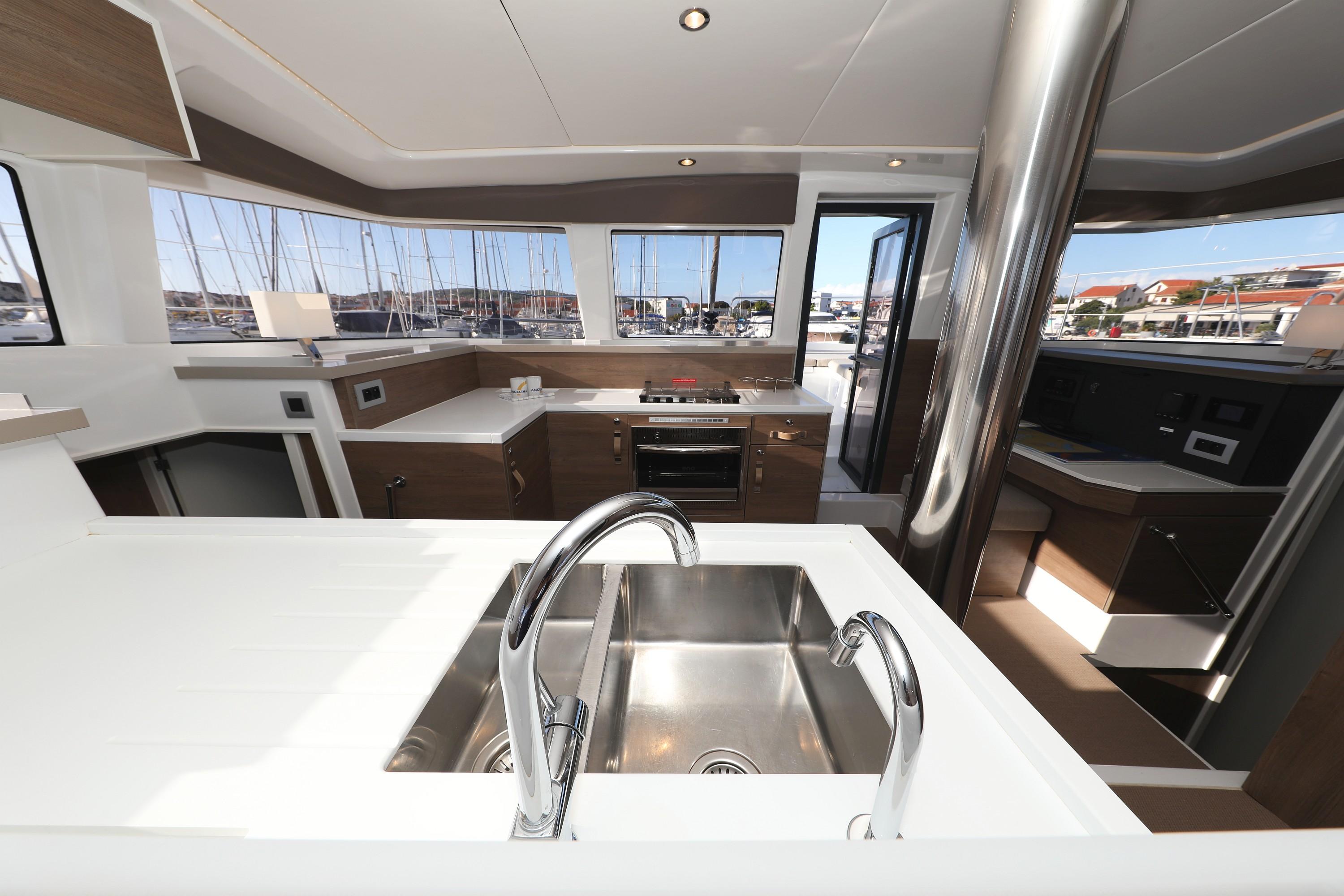 Bali 4.2 - 4 + 1 cab., picture 19