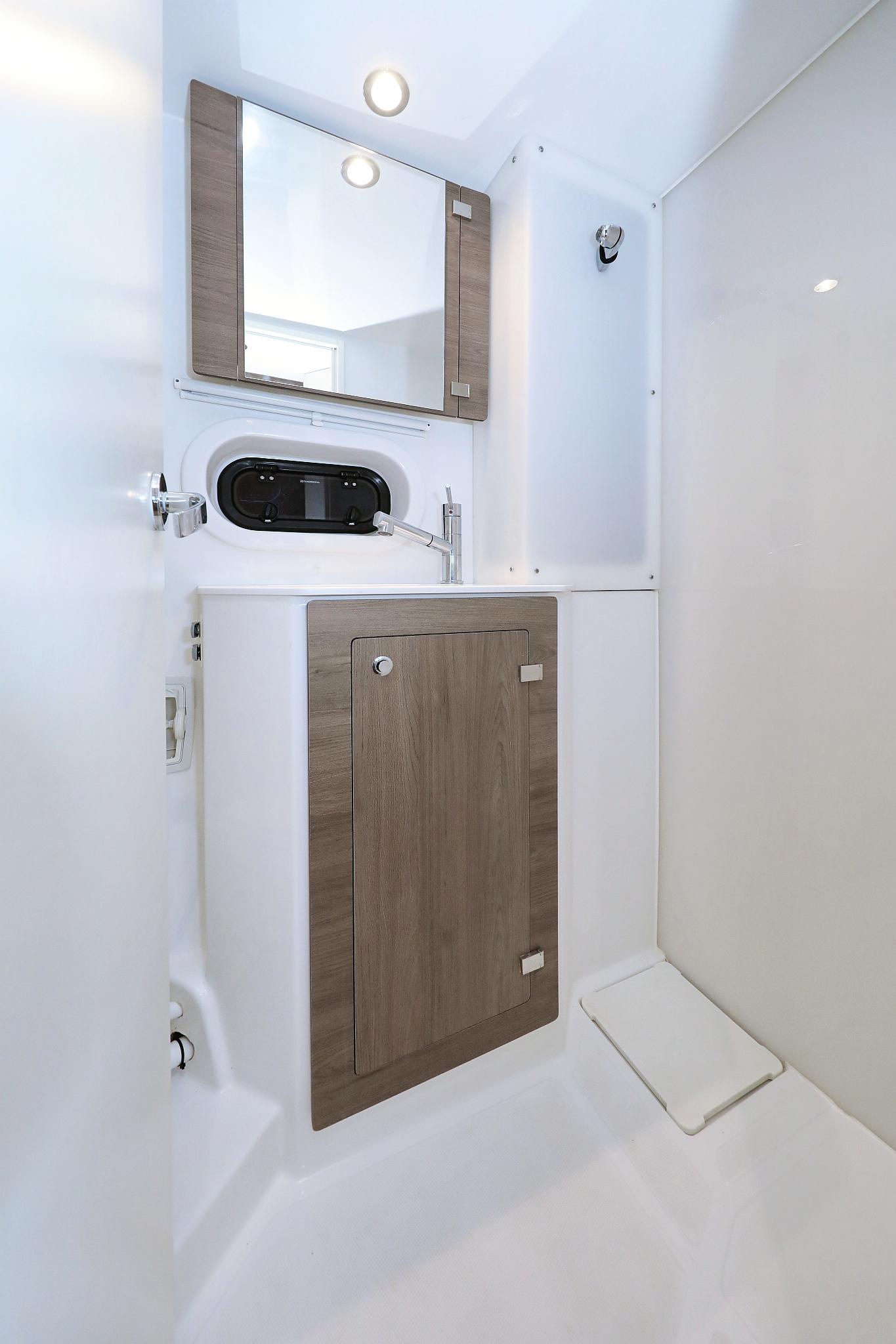 Bali 4.2 - 4 + 1 cab., picture 33