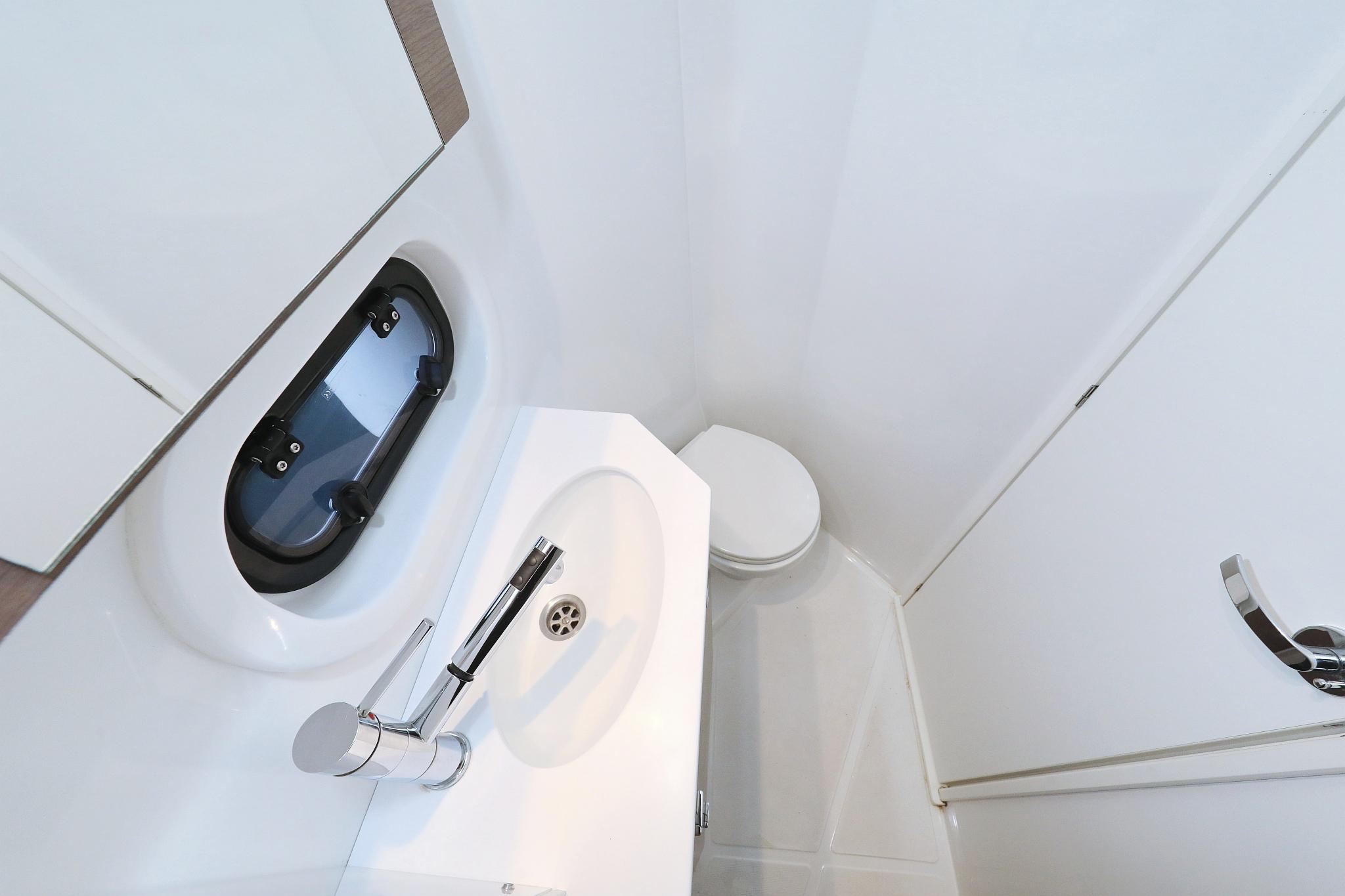 Bali 4.2 - 4 + 1 cab., picture 34