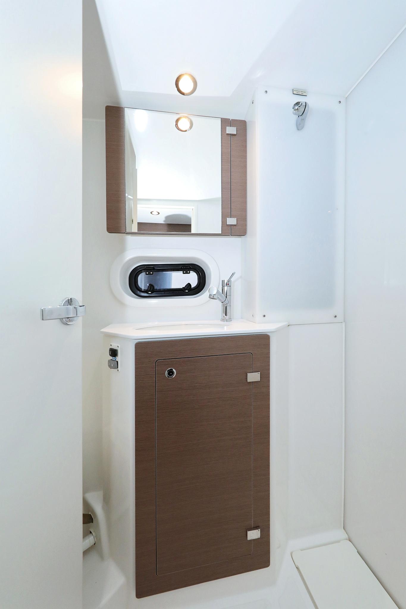 Bali 4.2 - 4 + 1 cab., picture 39