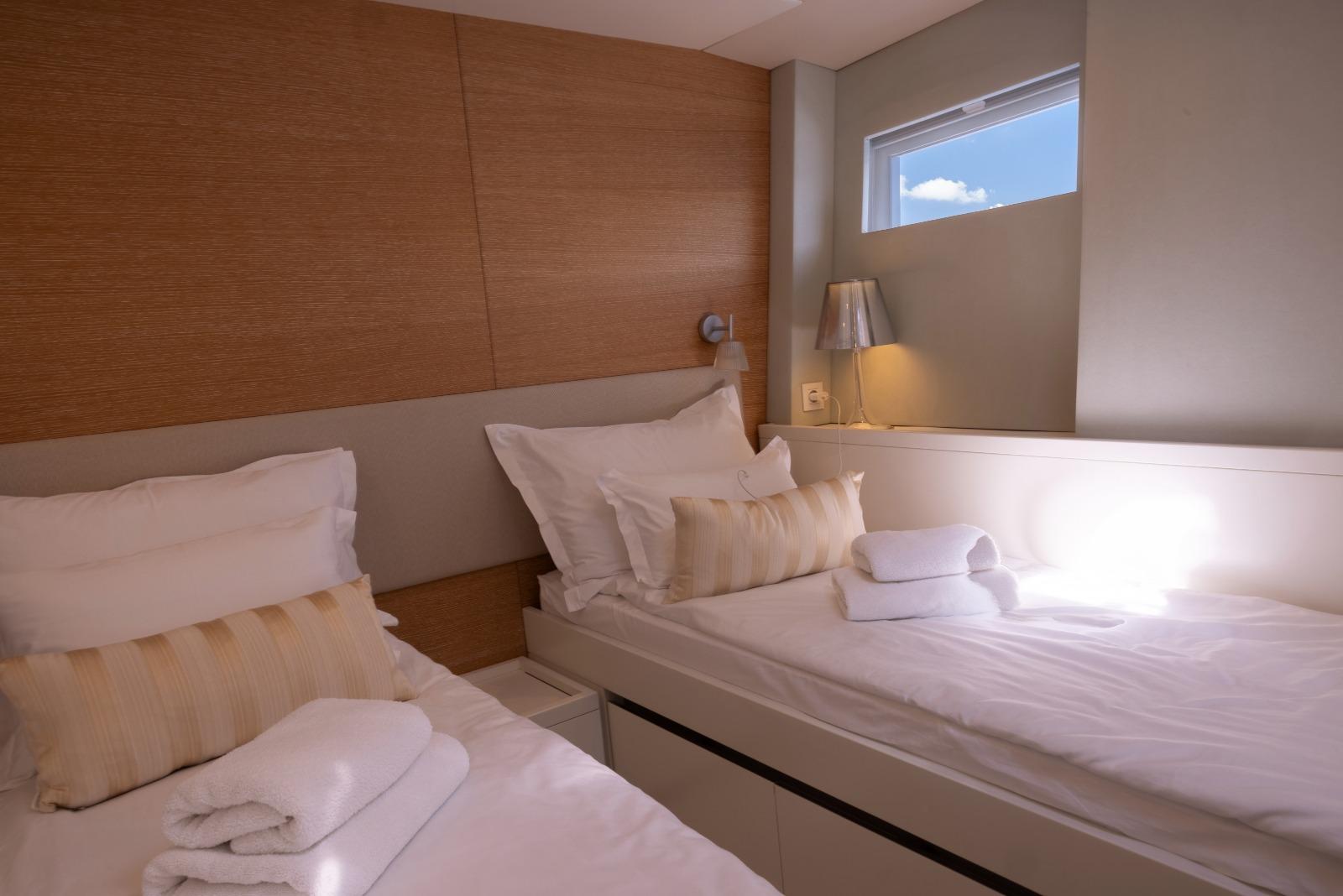 Prestige 590 Flybridge - 3 + 1 cab.	, picture 13