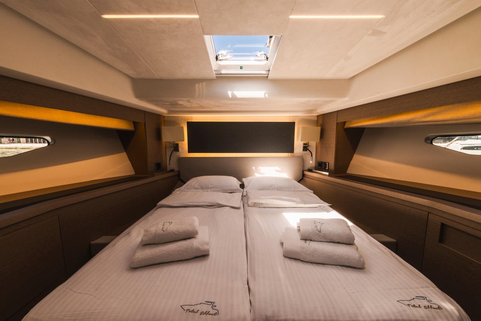 Prestige 590 Flybridge - 3 + 1 cab.	, picture 9