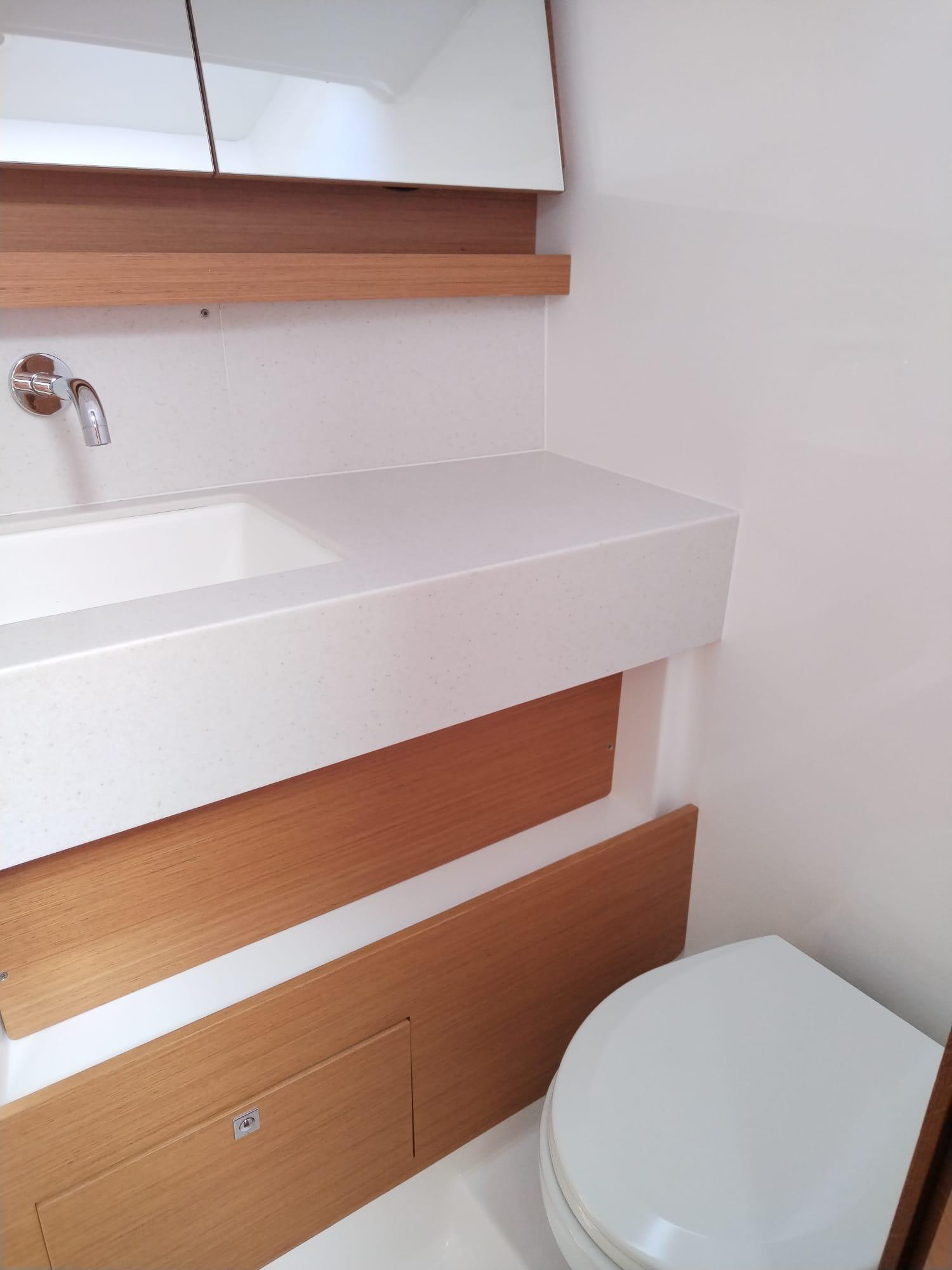 Dufour 470 - 4 cab., picture 21