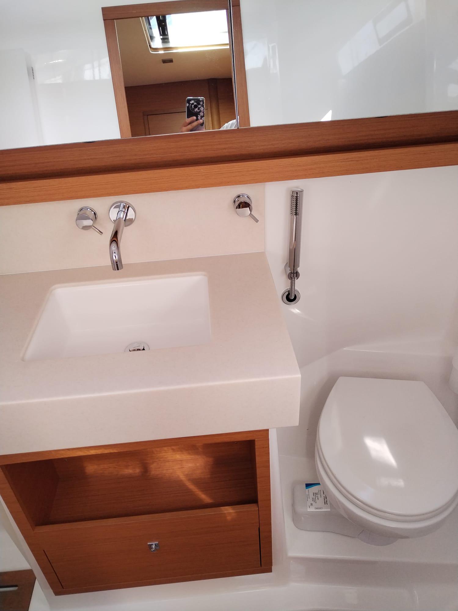 Dufour 470 - 4 cab., picture 20