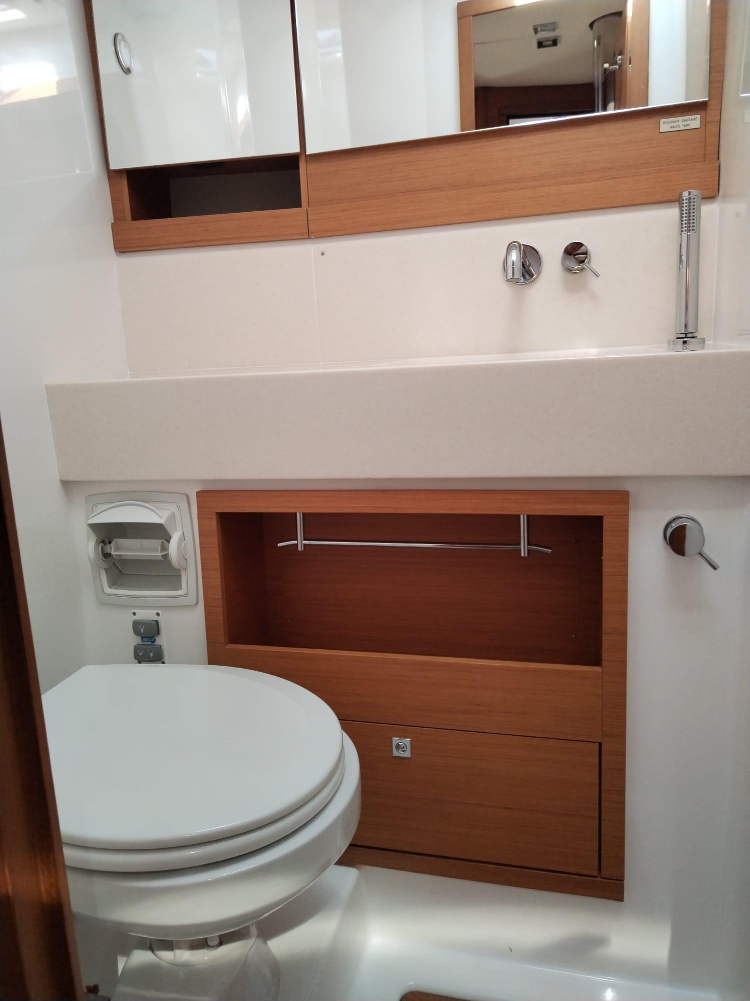 Dufour 470 - 4 cab., picture 23