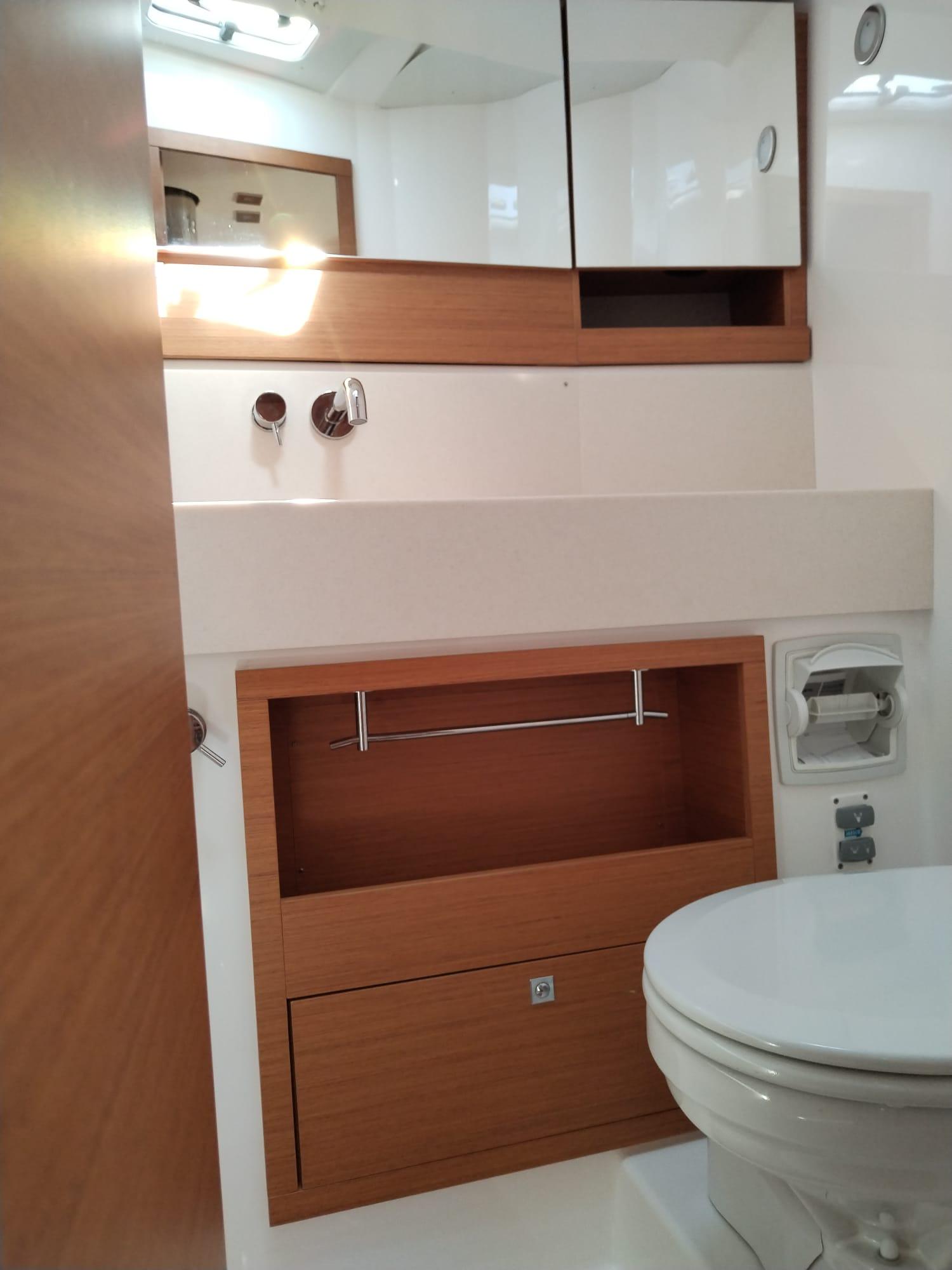 Dufour 470 - 4 cab., picture 22