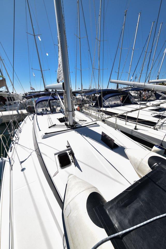 Bavaria C42, picture 5