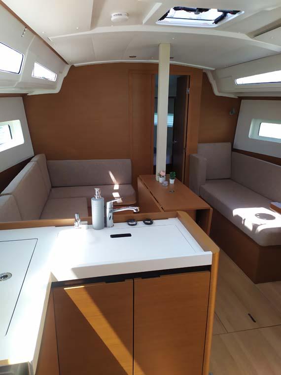 Sun Odyssey 380 - 3 cab., picture 9