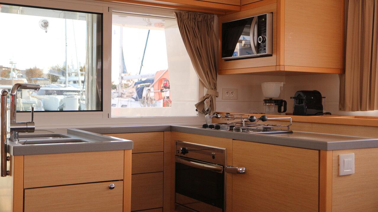 Lagoon 450 - 4 + 2 cab., picture 18