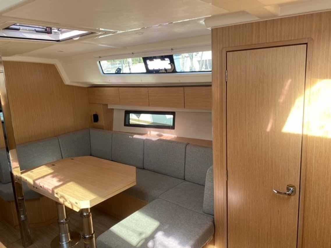 Bavaria C42, picture 5