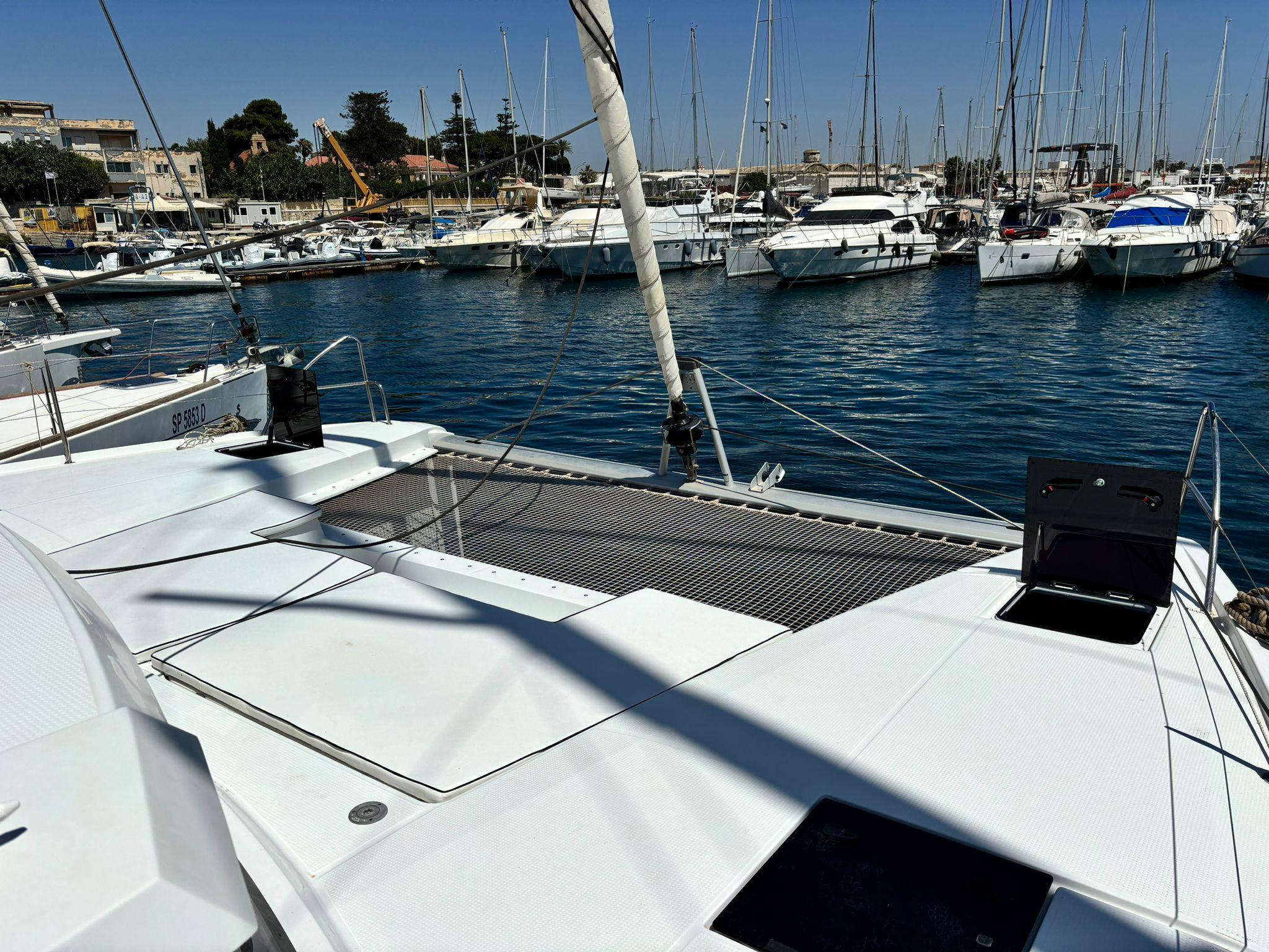 Fountaine Pajot Astrea 42 - 4 + 2 cab. - Timeless Planet, picture 8