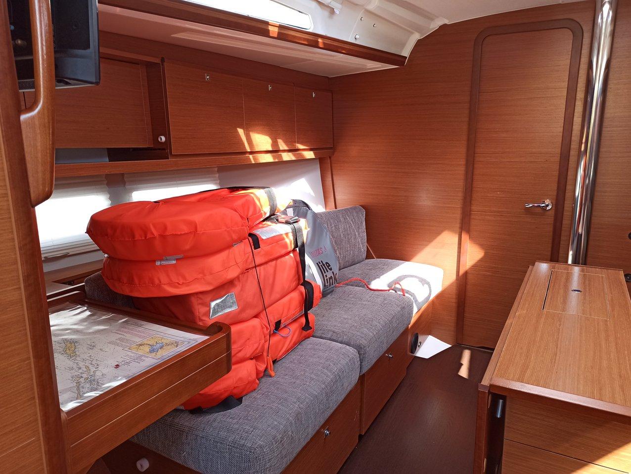 Dufour 390 GL, picture 10