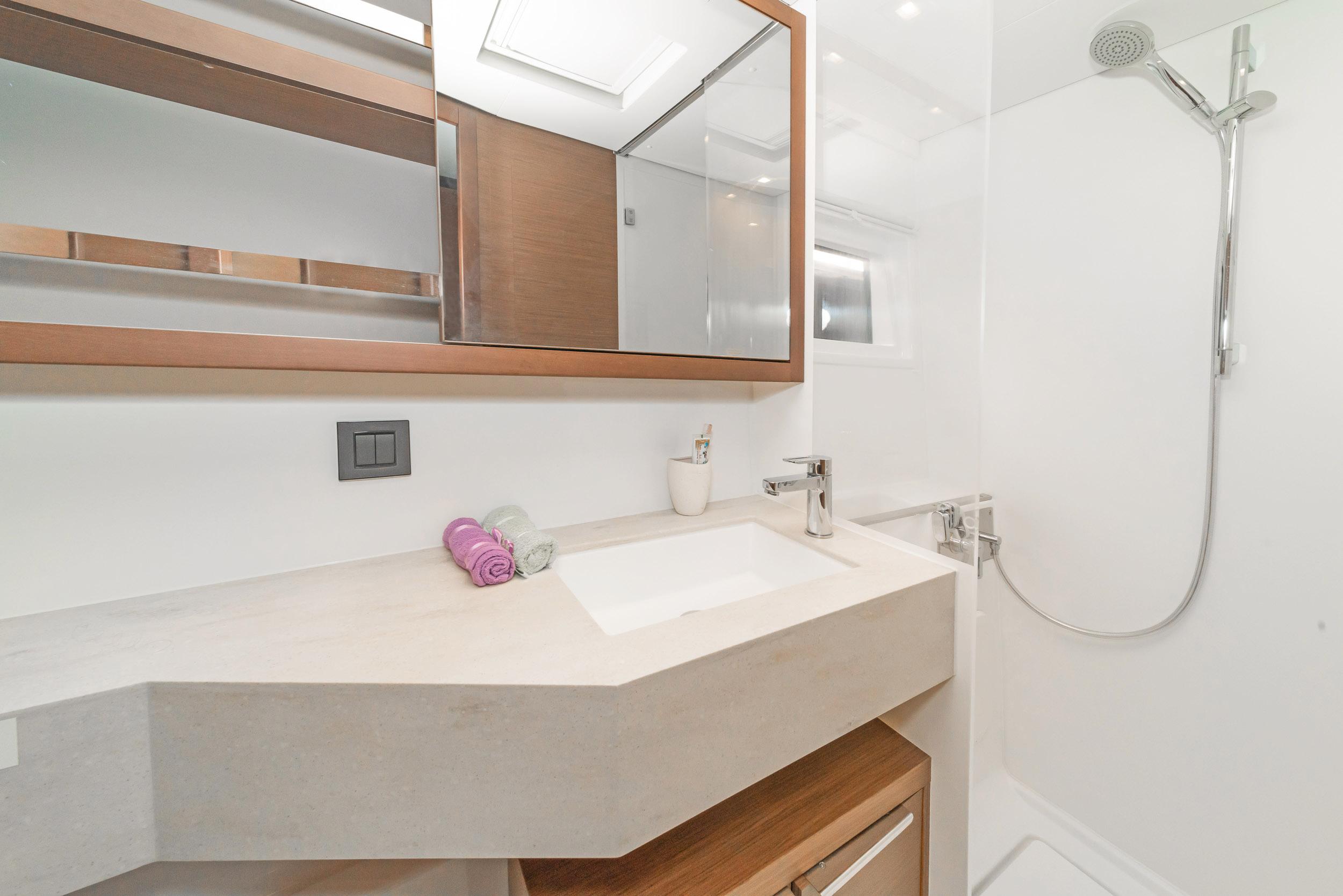 Lagoon 46 - 4 + 2 cab., picture 11