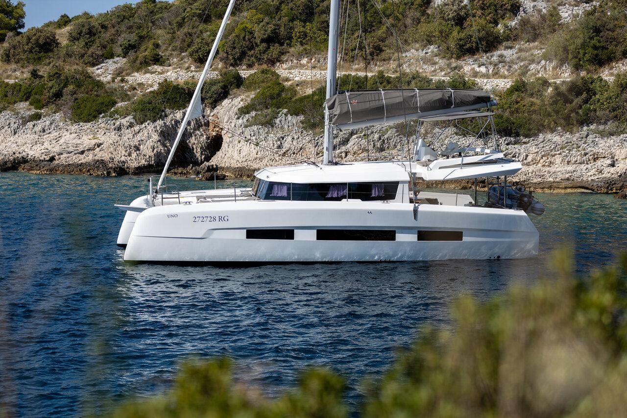 Dufour 48 Catamaran - 5 + 1 cab., picture 3