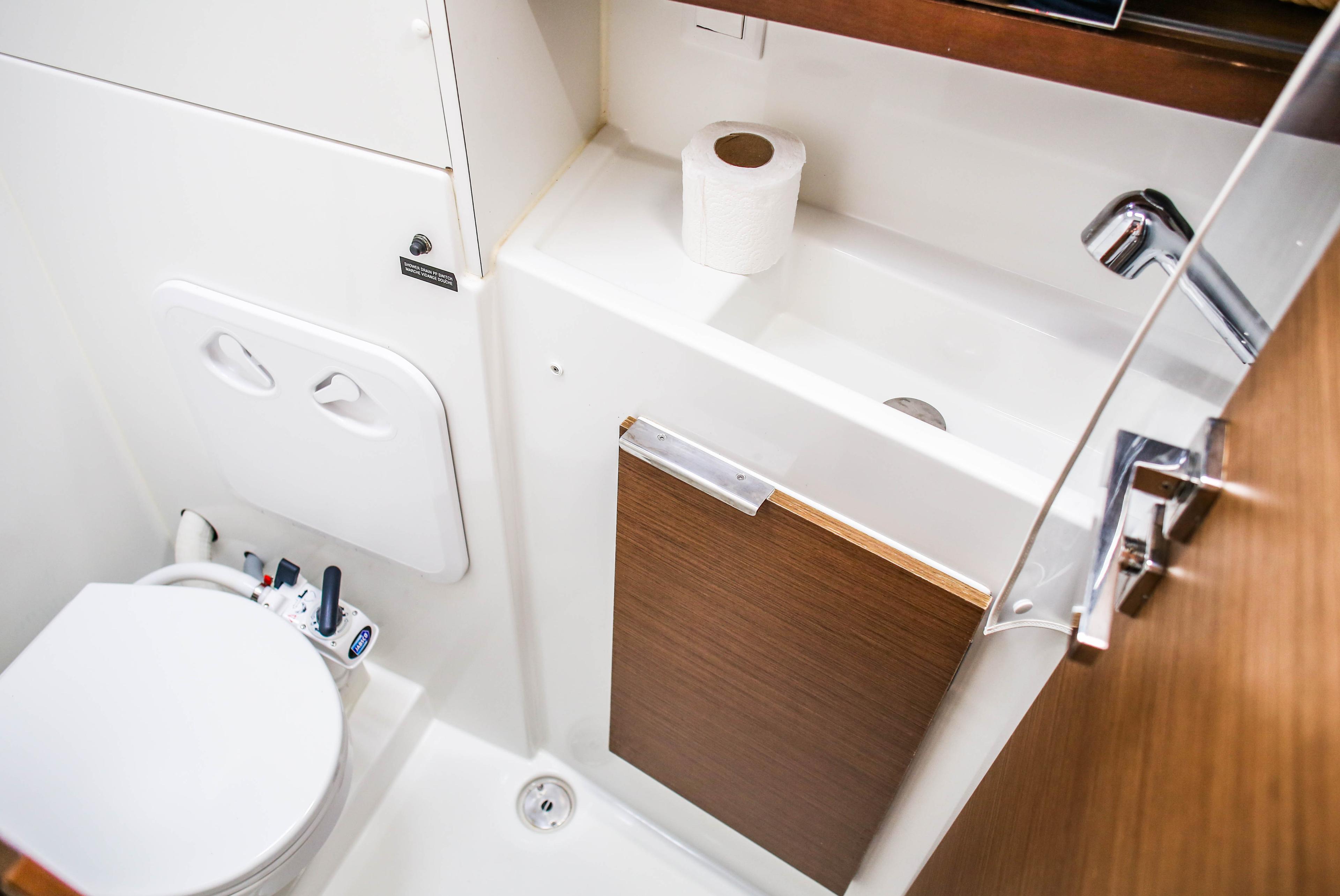 Lagoon 40 - 4 + 2 cab, picture 18