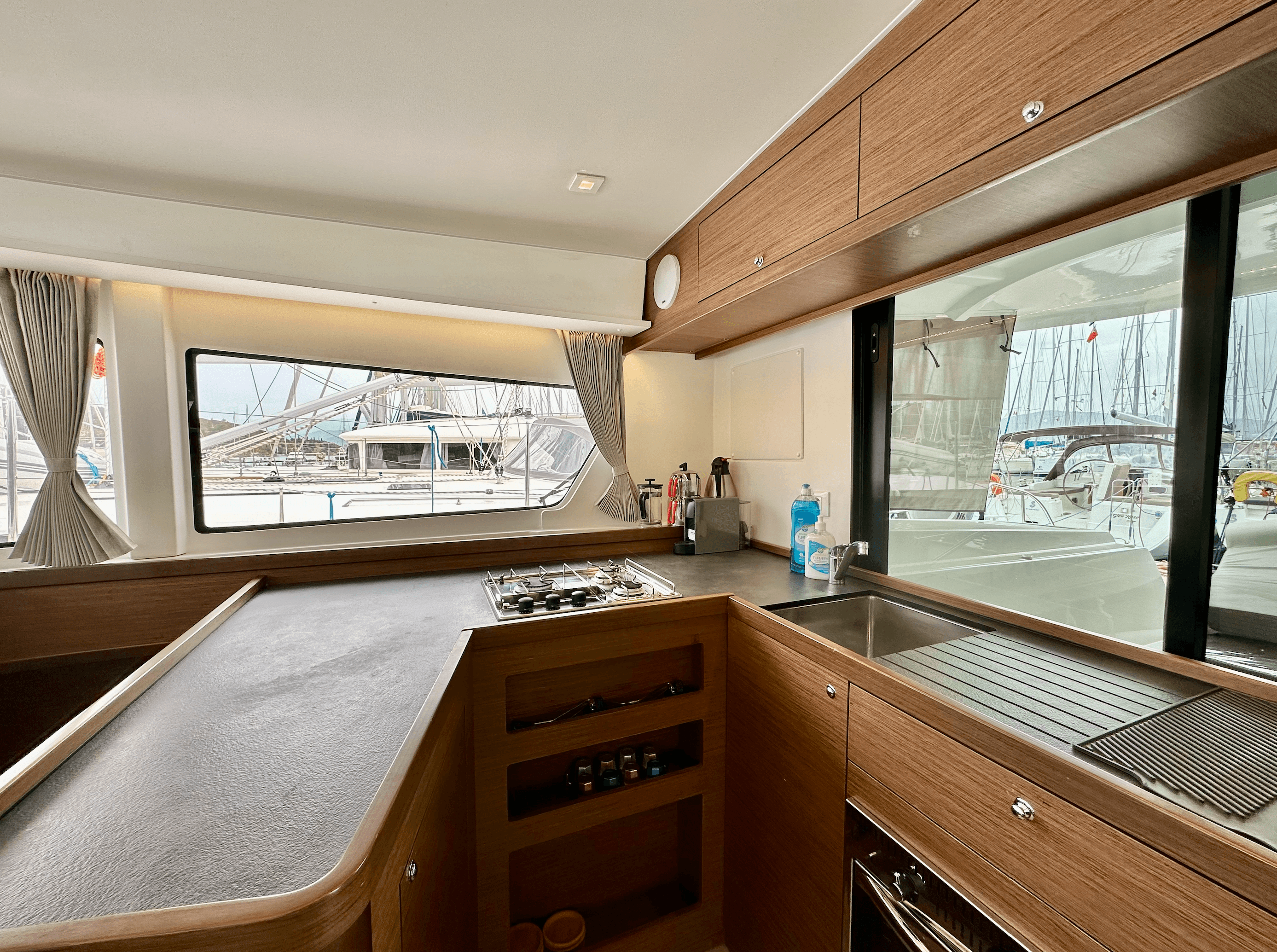 Lagoon 42 - 4 + 2 cab., picture 12