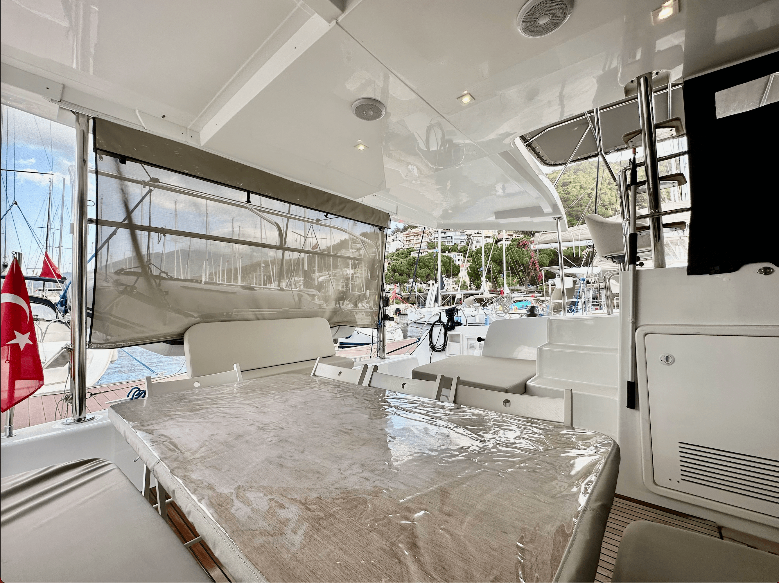 Lagoon 42 - 4 + 2 cab., picture 8