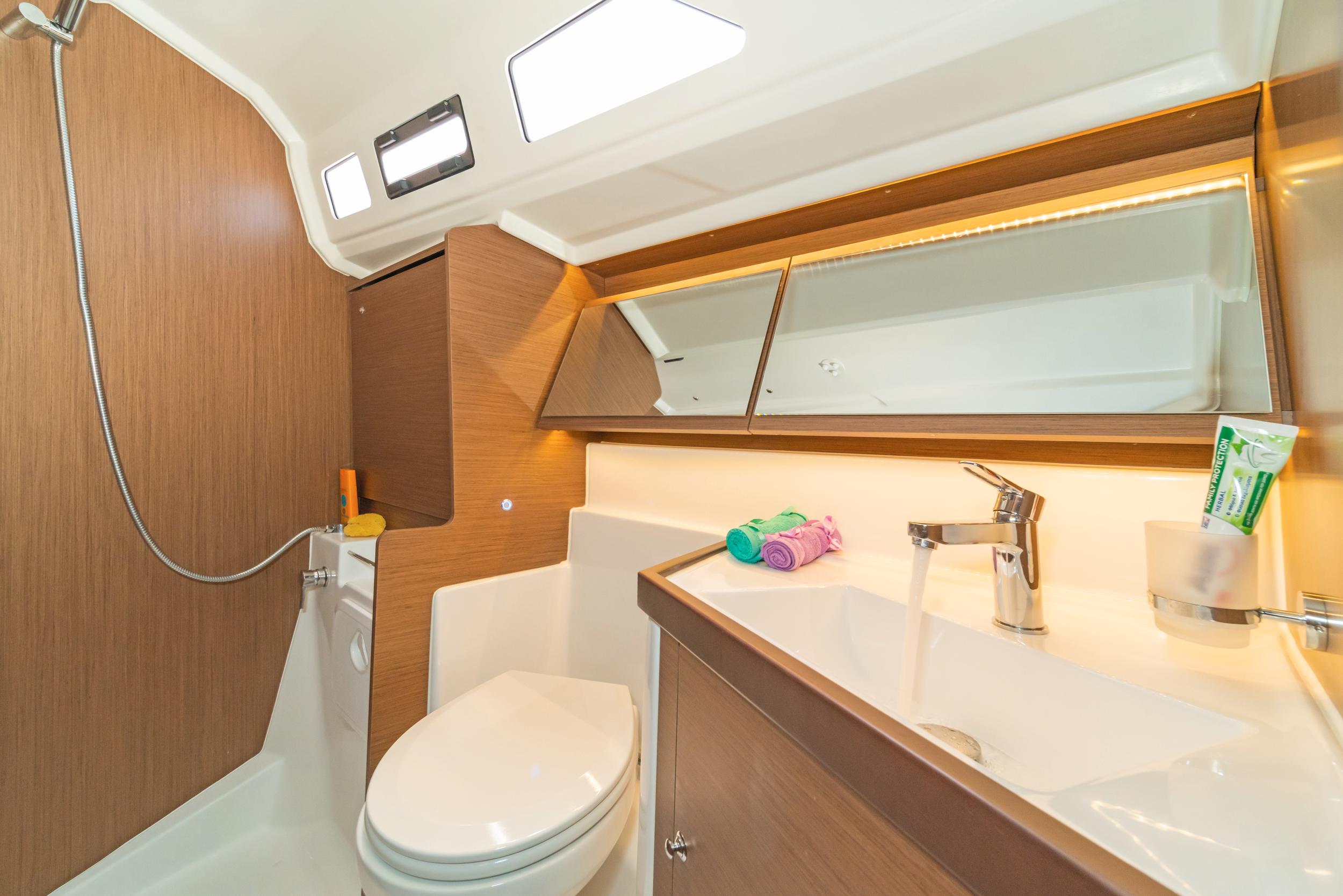 Oceanis 40.1, picture 11