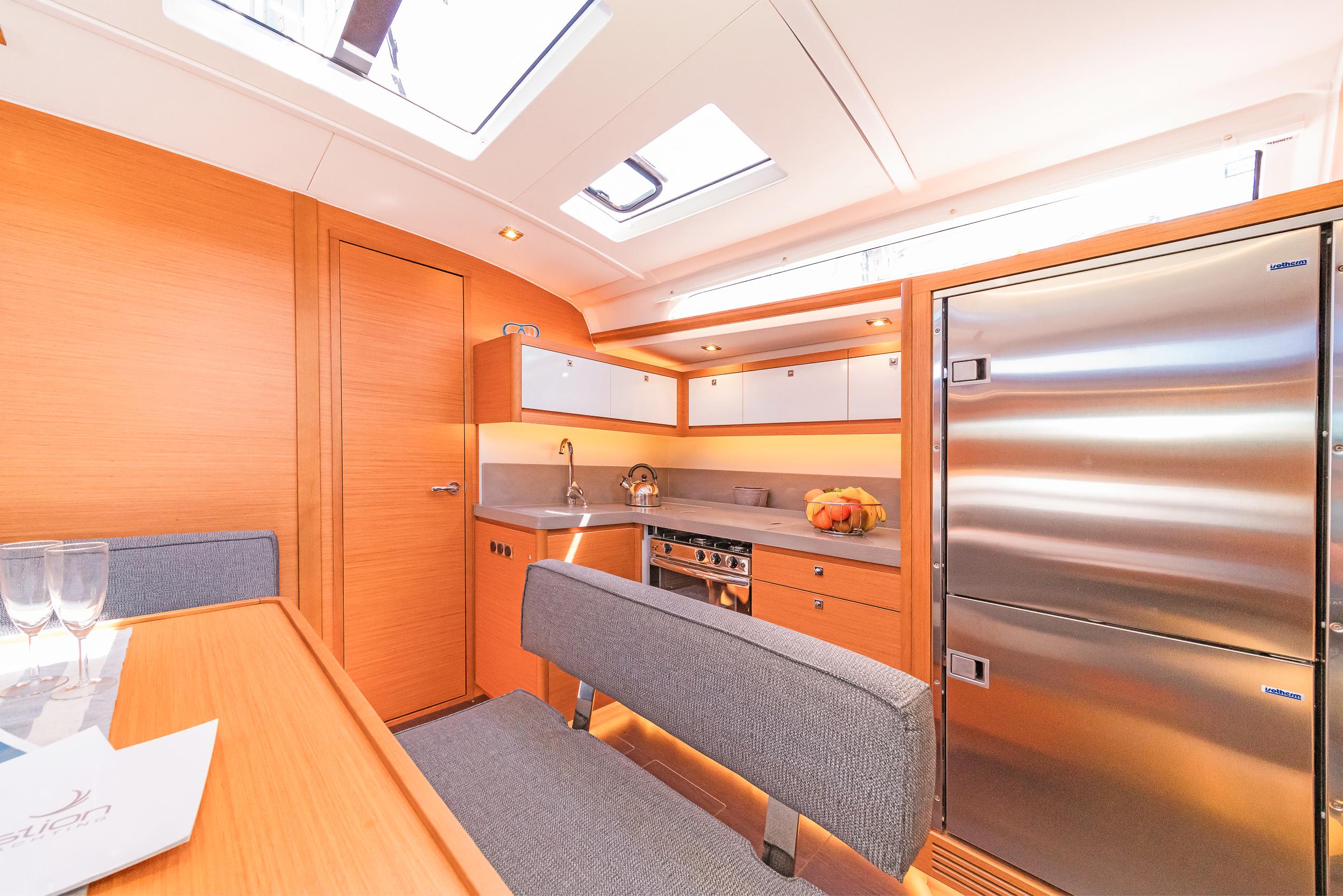 Dufour 470 - 5 cab., picture 10