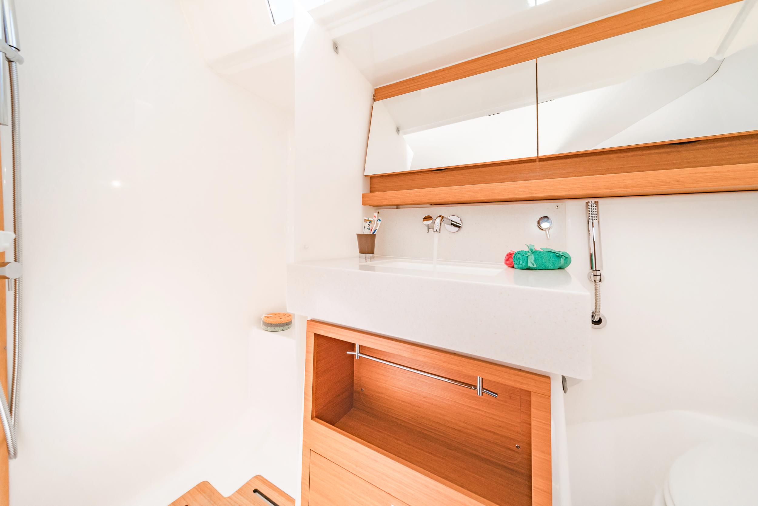 Dufour 470 - 5 cab., picture 7