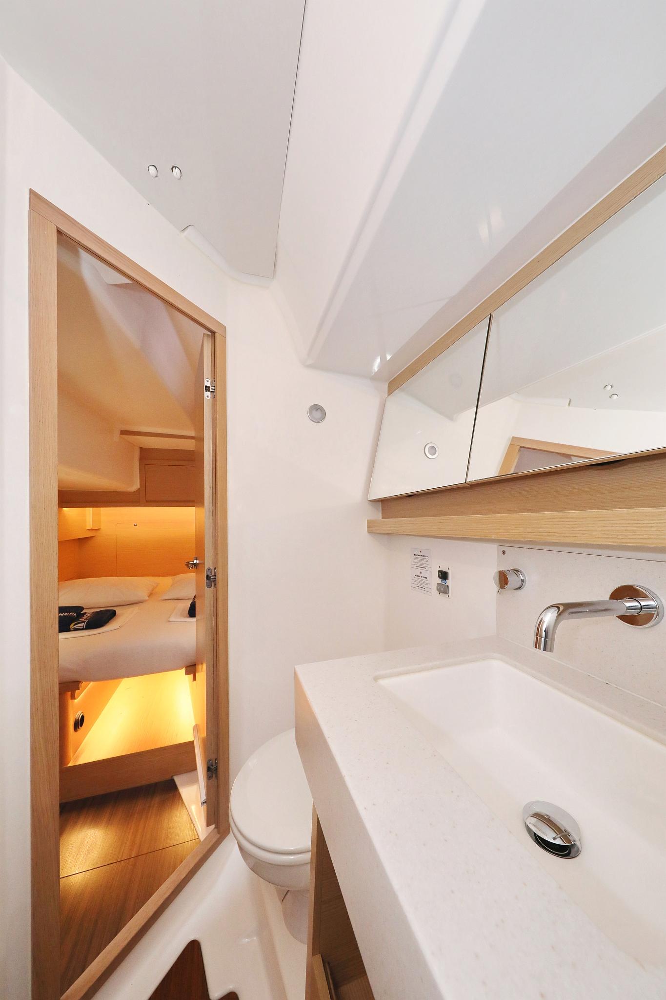 Dufour 530 - 6 cab., picture 33