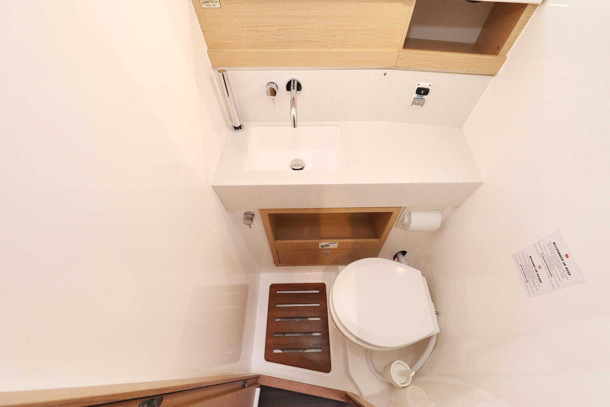 Dufour 530 - 6 cab., picture 40