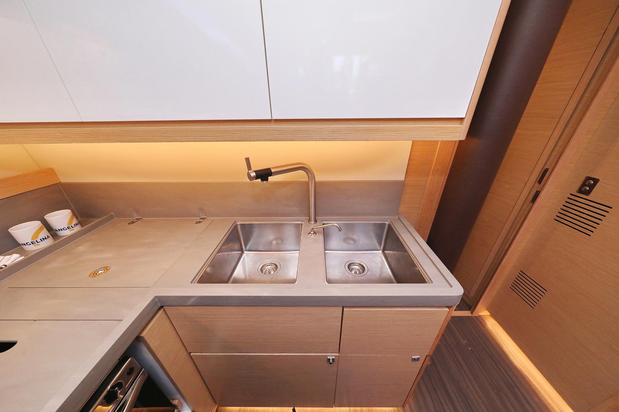 Dufour 530 - 6 cab., picture 42