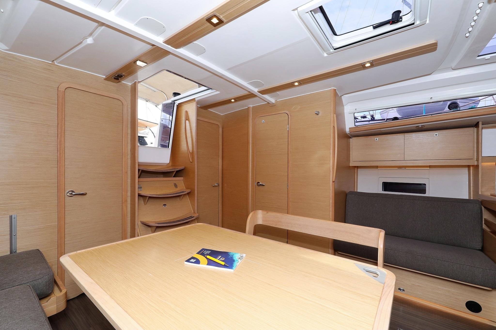 Dufour 430 - 3 cab., picture 17