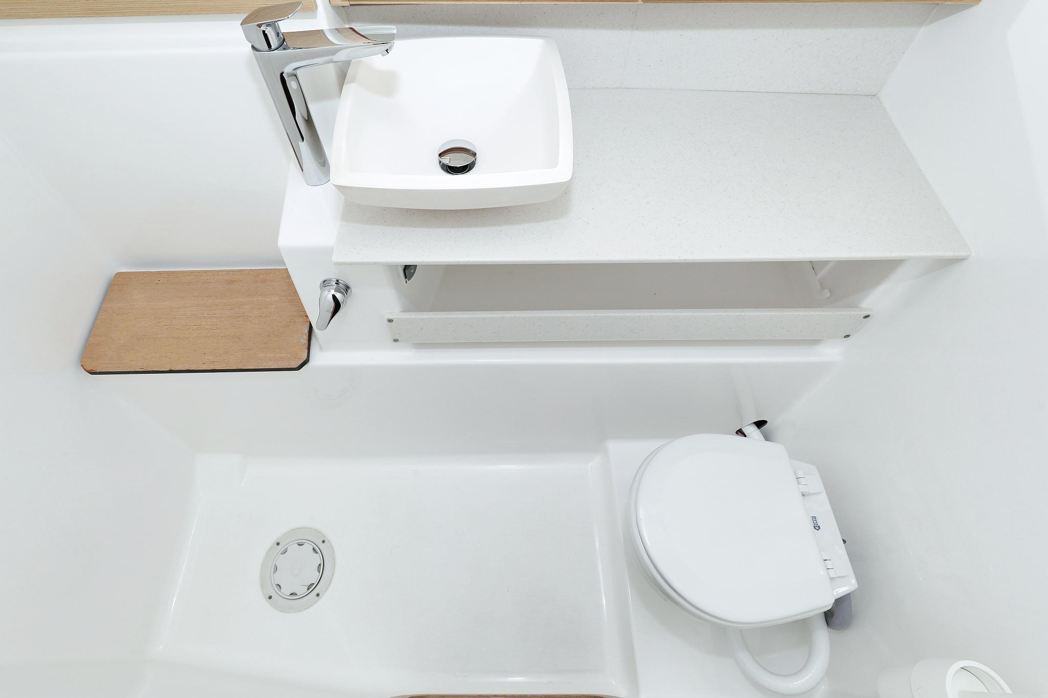 Dufour 430 - 3 cab., picture 35