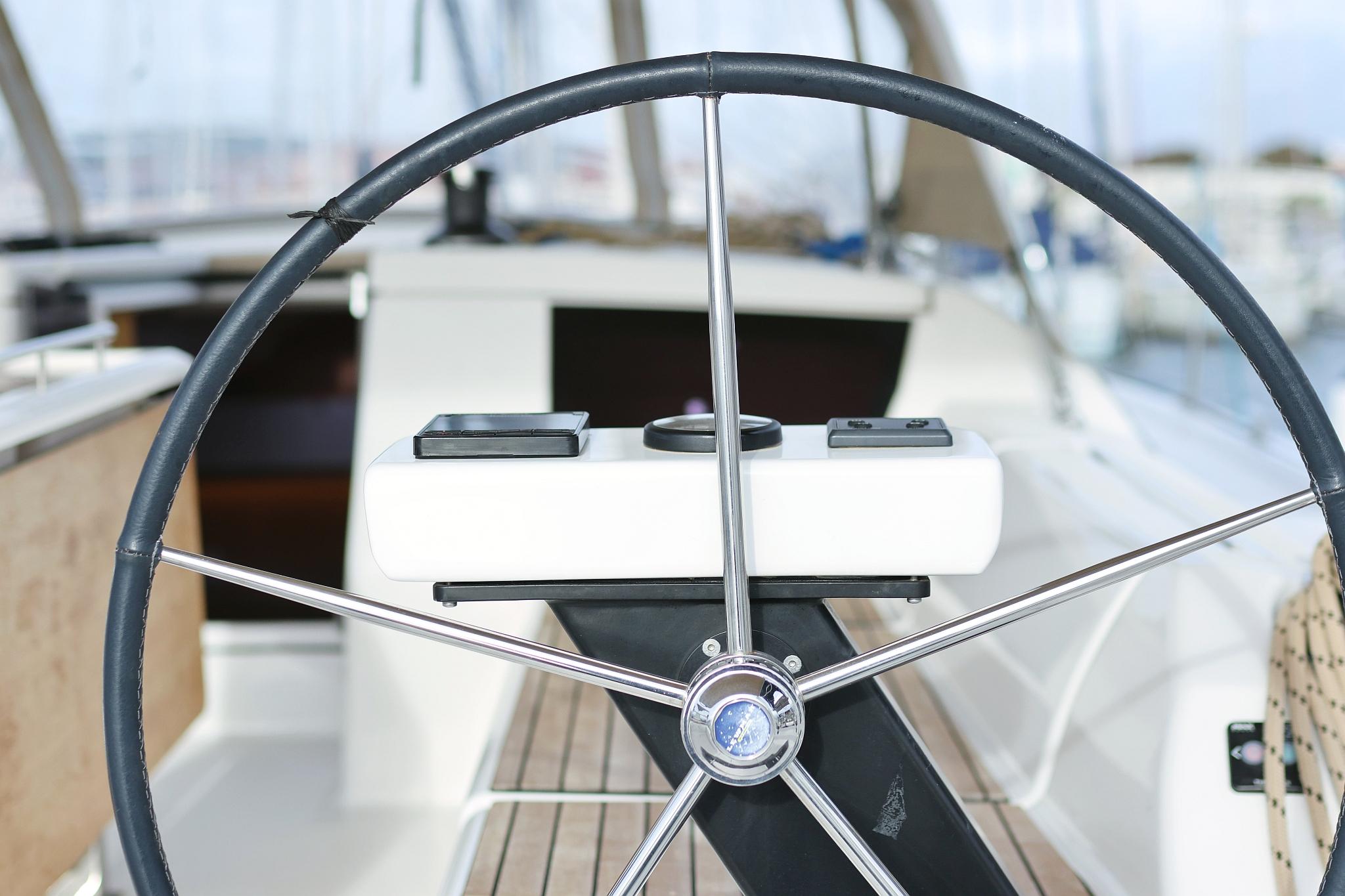 Dufour 430 - 3 cab., picture 45