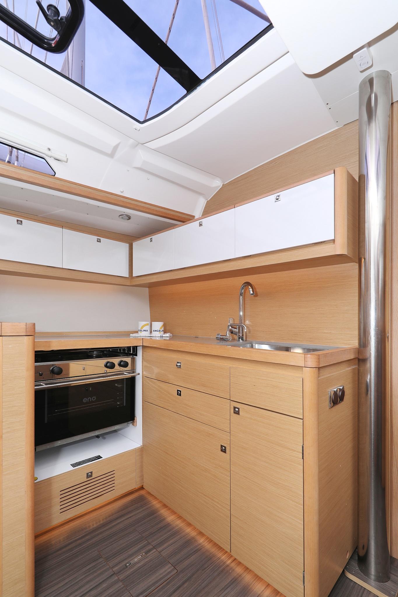 Dufour 430 - 3 cab., picture 20