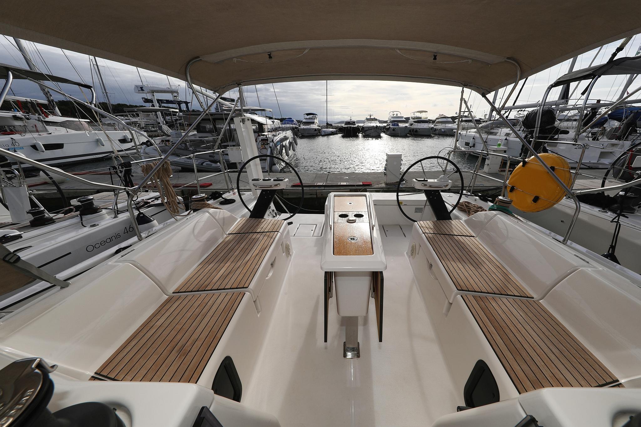 Dufour 430 - 3 cab., picture 8